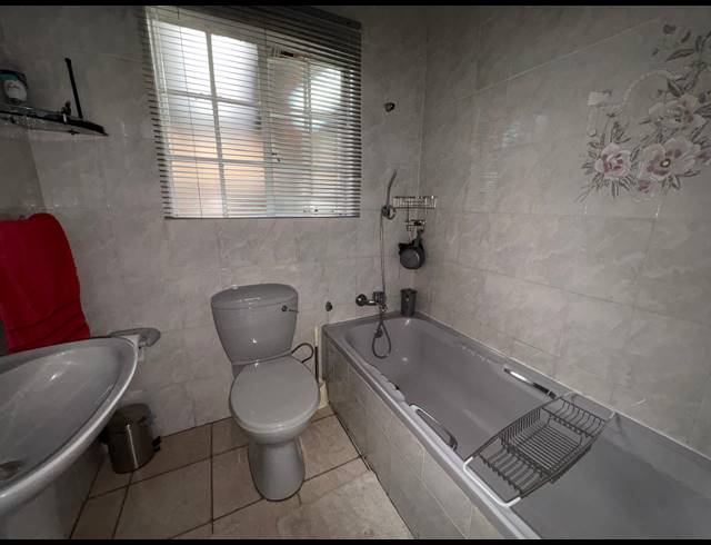 2 BEDROOM TOWNHOUSE FOR SALE IN ARCON PARK